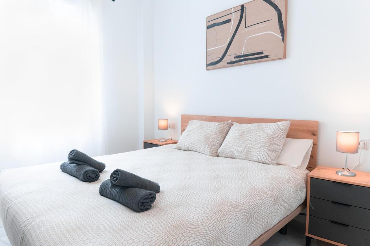 Downtown With Private Terrace & Jacuzzi Appartamento Siviglia